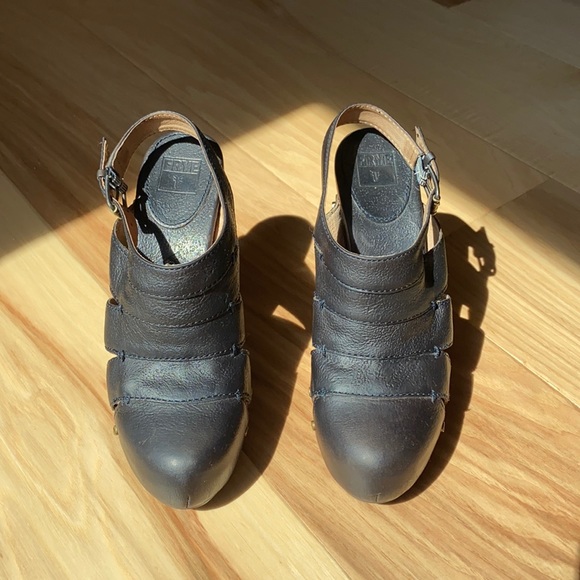 NWOT FRYE Flora Stitch Slingback Heels - Picture 2 of 8